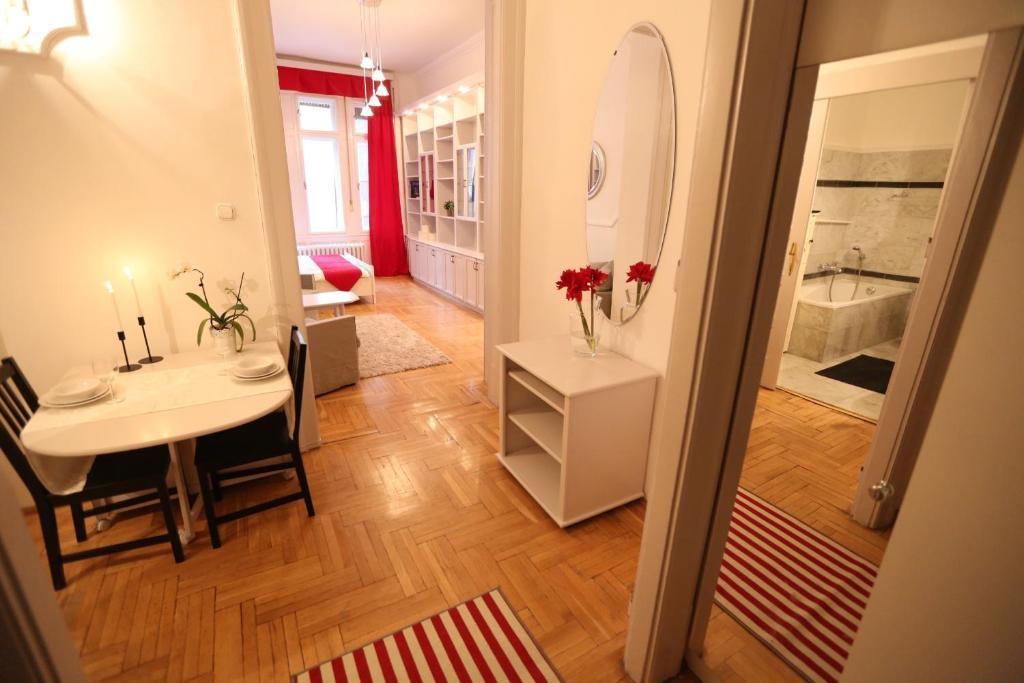D.Five Classic Luxury Apartment Budapest Room photo